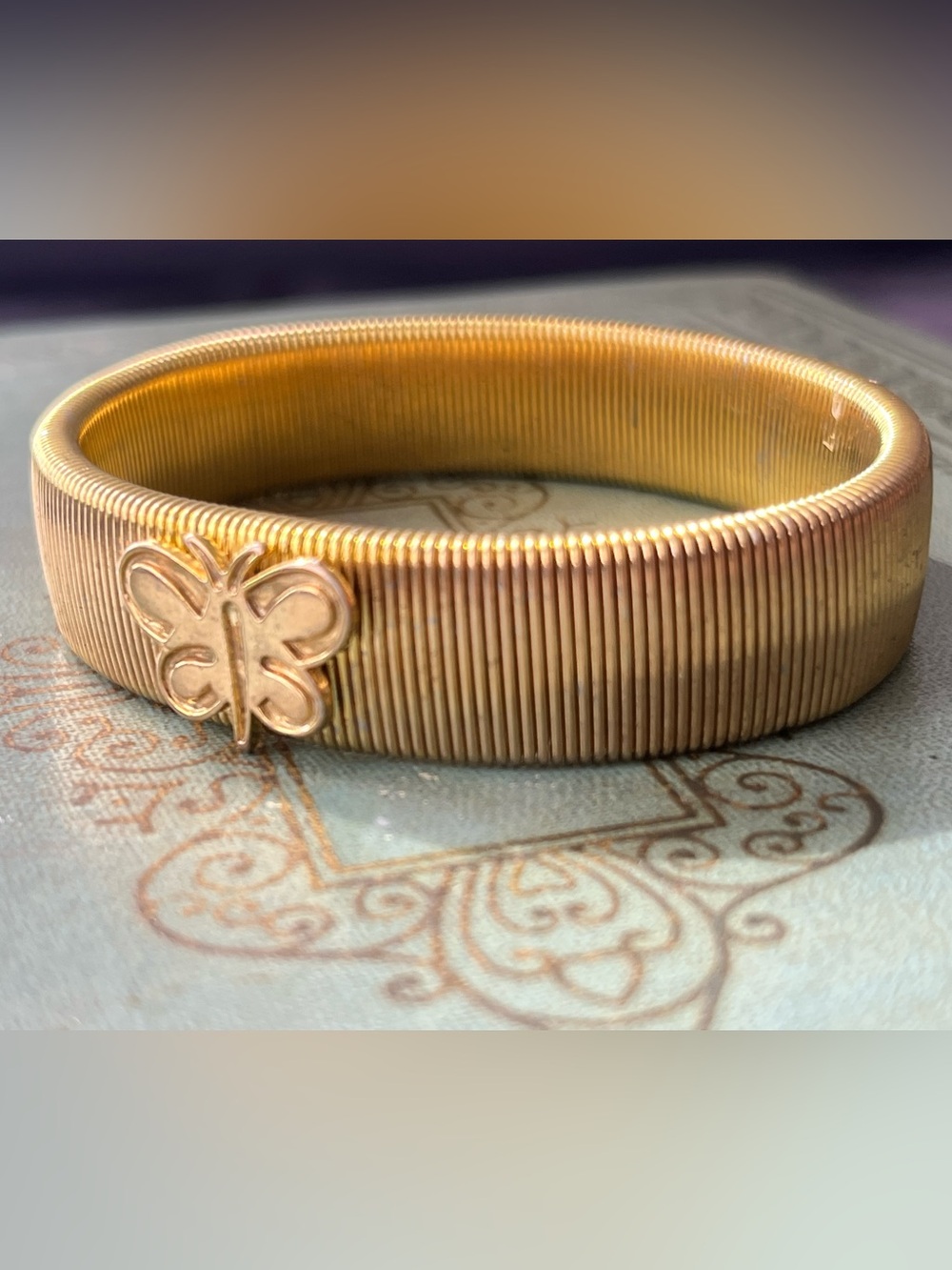 Gold Tone Ribbed Butterfly Stretch Bracelet - Vintage Jewelry